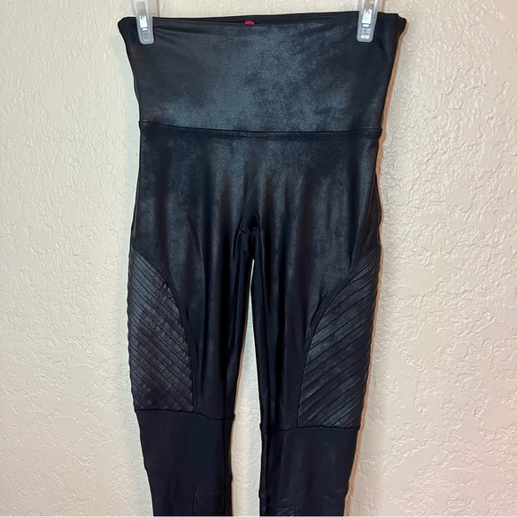 Spanx Faux Leather Moto Leggings in Very Black Size Medium - Picture 5 of 11
